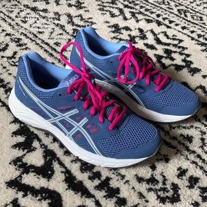 Like New! ASICS shoes- Womens size 7.5